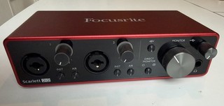 Focusrite Scarlett 2i2 2x2 3rd Generation USB Audio Interface VG condition