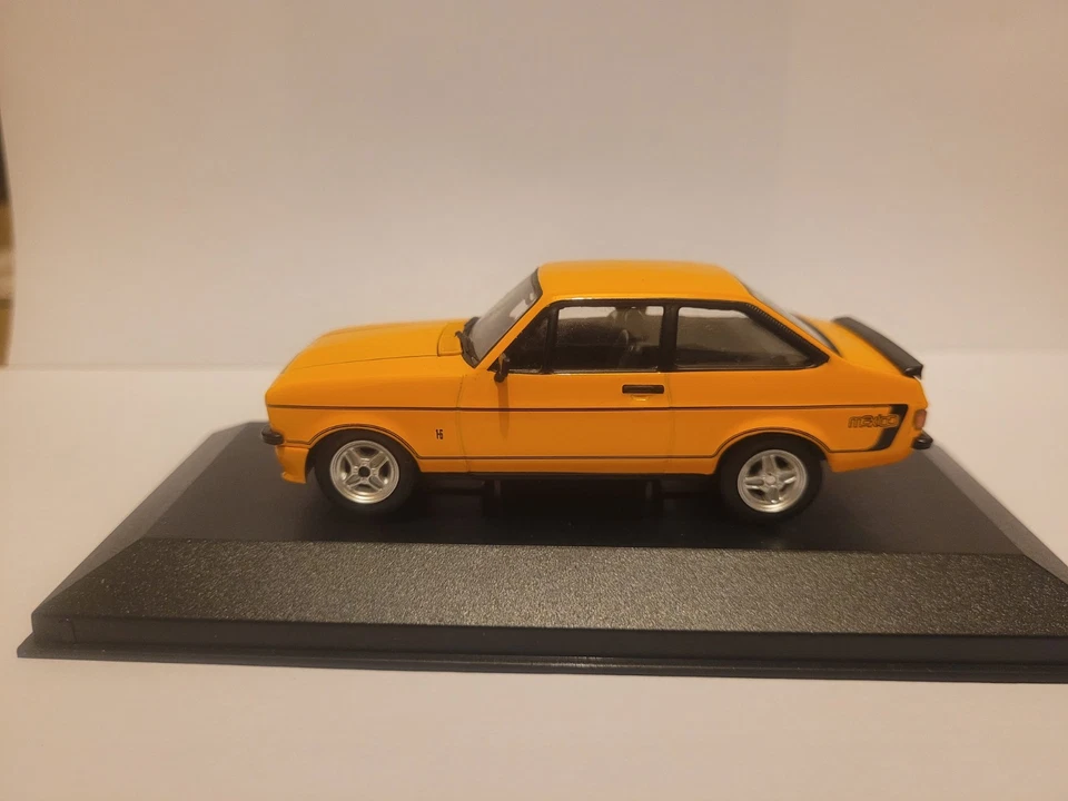 vanguards  VA 12603 Ford Escort MK11  RS  Mexico Signal Amber  boxed LTD  - Image 3 of 4