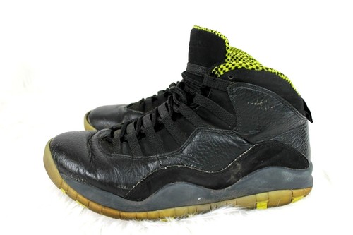 Air Jordan Retro 10 Venom size 9 Mens 