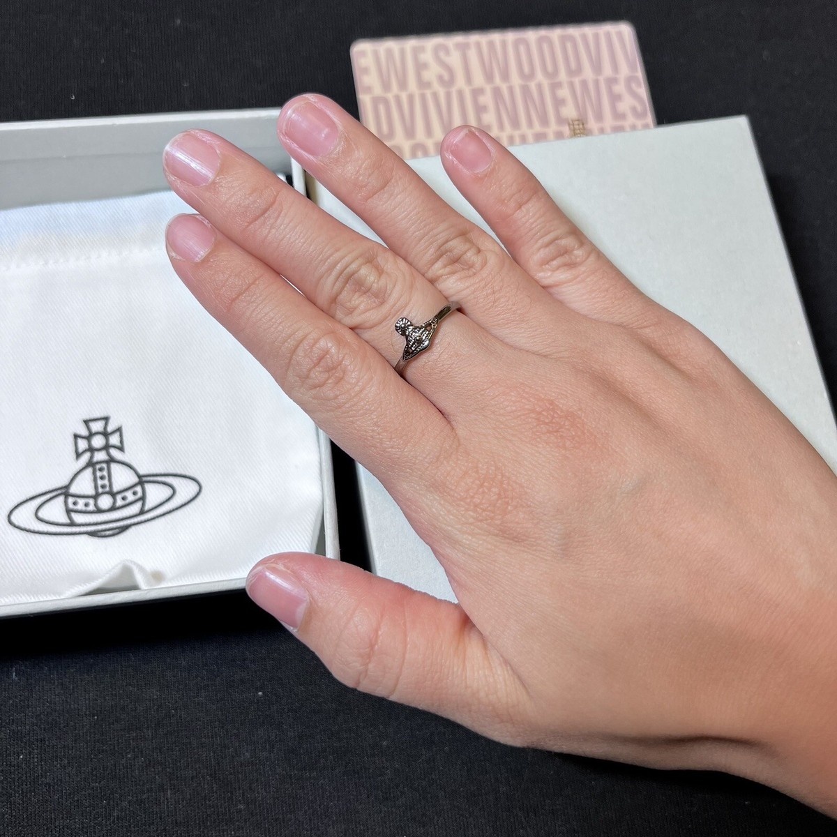【正規品】Vivienne Westwood BRISTOL RING Vivienne Westwood logo-engraved Ring | Silver | FARFETCH