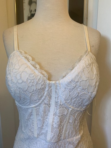 Guess White Lace Bustier Body com Spaghetti Strap Mini Dress Size 8 NWT - Picture 2 of 5