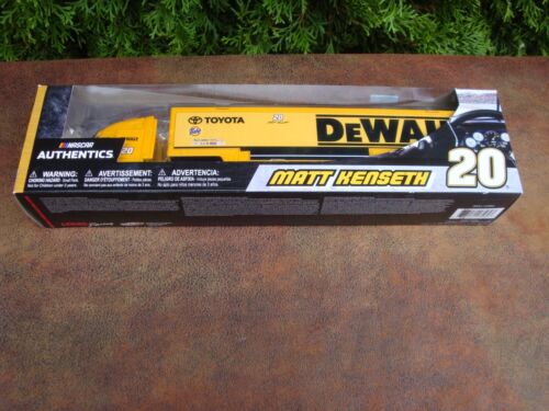 Dewalt #20 Matt Kenseth Die Cast Hauler Maßstab 1:64 NASCAR Authentics #13560 NEU - Bild 3 von 10