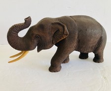 Escultura de animal elefante caminante de madera finamente tallada de colección del siglo XIX-XX,
