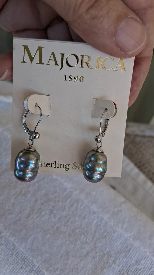 Pendientes de perlas perforadas barrocas de plata de ley Majorica 1890 grises 12 mm nuevos en caja Foto 4 de 4