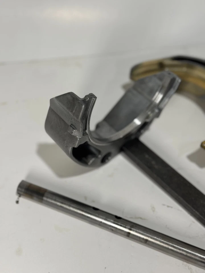 1993 GMC / CHEVY C / K 1500 2500 NV3500 TRANSMISSION SHIFT FORKS & LINKAGE - Image 4 of 4