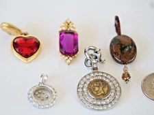 Collection of Jewelry Pendants/Necklace Accessories Group of 5 pendants