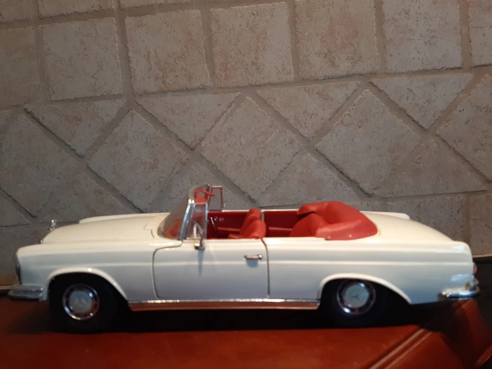 1/18 Mercedes Benz 280SE Cabriolet Maisto ORIGINALE - Immagine 4 di 4
