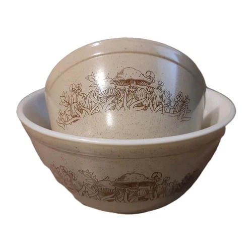 Vintage PYREX Forest Fancies Mushroom 2 Stacking Nesting Mixing Bowls..401 & 402