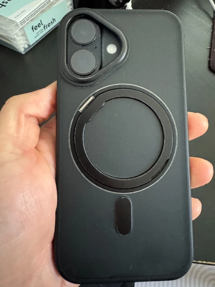 iphone 16, 128gb, black, 100% batter health, no physic damage - image 3 of 4