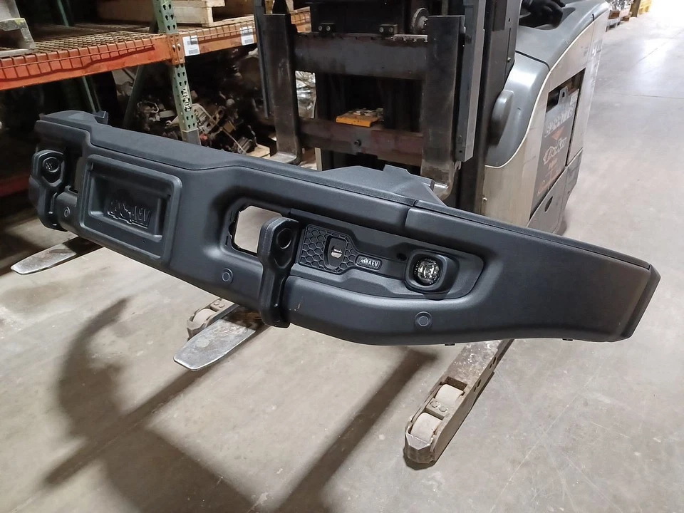 Parachoques delantero Chevrolet Silverado 2500 2024 3093372 Foto 2 de 4