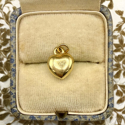 Vintage 9k massives Gelbgold kleiner aufgeblähter Puff Herz Charm Anhänger
