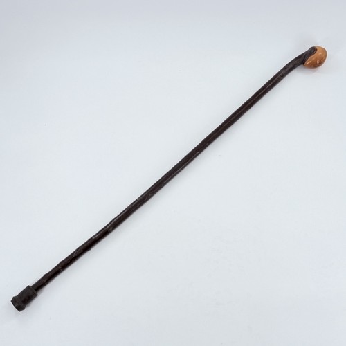 AN ANTIQUE BURL WOOD 19TH CENTURY IRISH BLACKTHORN SHILLELAGH WALKING STICK