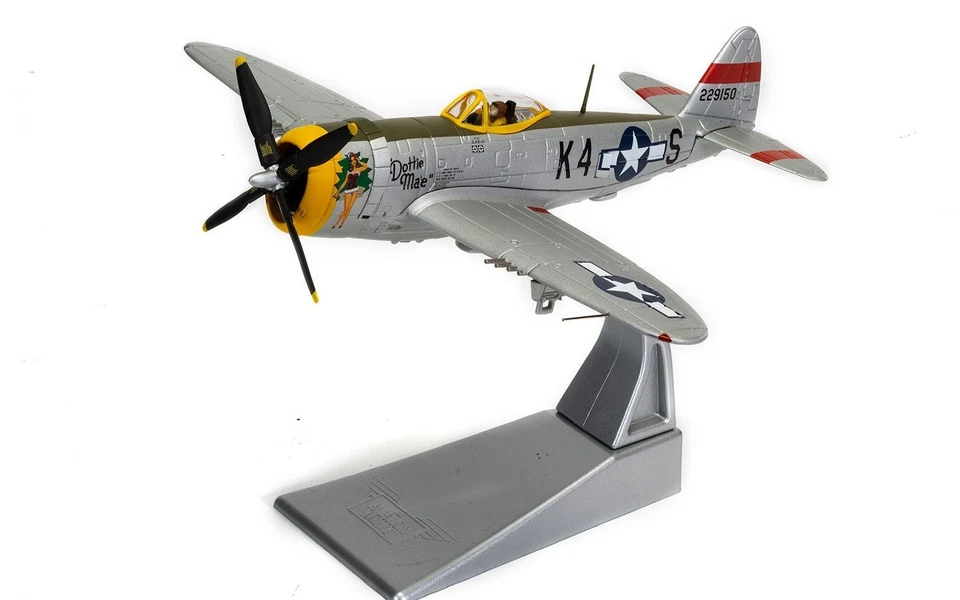 Corgi 1:72 USAAF Republic P-47 Thunderbolt (AA33827) "Dottie Mae" Model Plane - Image 2 of 4