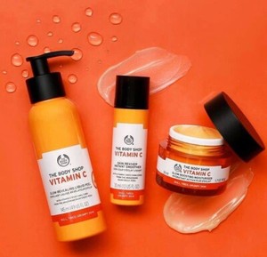 glow boosting moisturiser