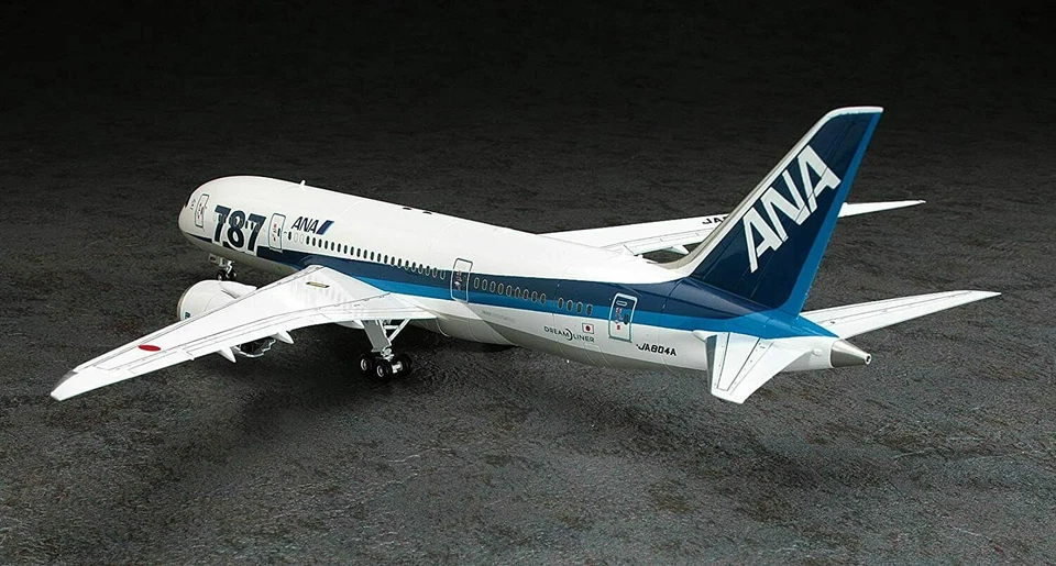 HASEGAWA 1:200 KIT AEREO CIVILE GIAPPONESE ANA BOEING 787-8 PEZZI 64 ART 10716 - Immagine 2 di 2