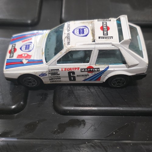 Bburago 1:43 Lancia Delta S4 Martini Racing Diecast Car White Blue Red
