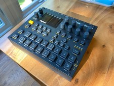 Elektron Digitakt 8-Track Sampler and MIDI Sequencer with Effects  Decksaver 