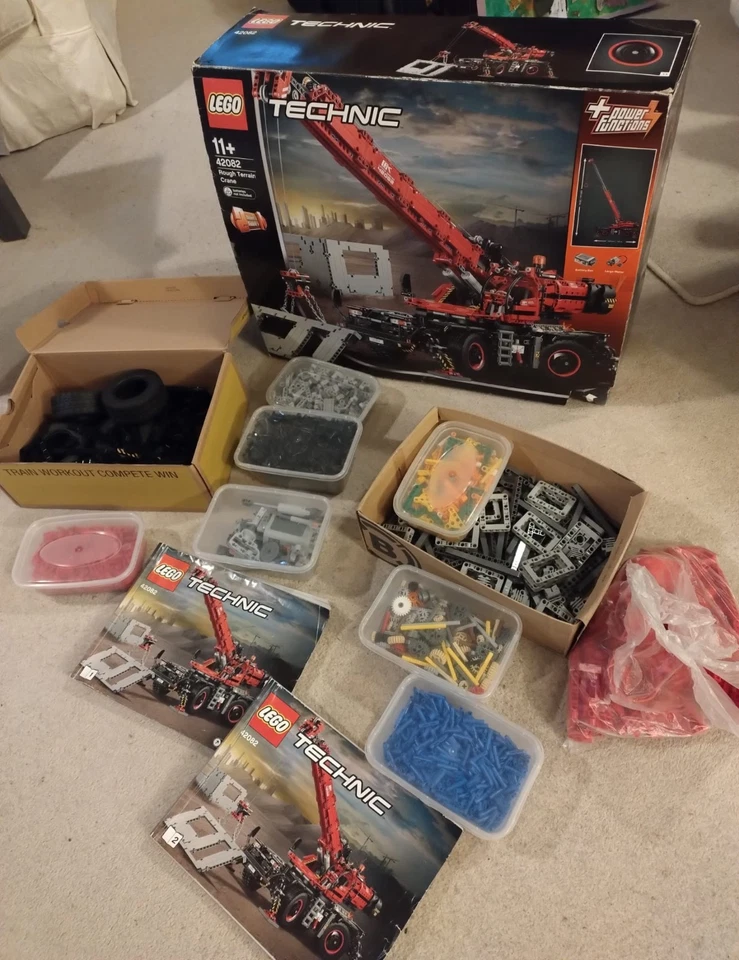 LEGO Technic 42082 Rough Terrain Crane, photo 2 of 3