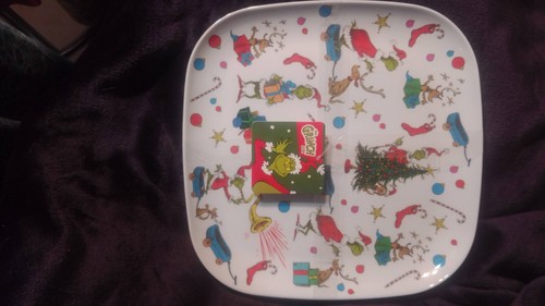The Grinch Christmas Melamine 10” Dinner Plates Square Holidays Set Of 4 NEW - Picture 4 of 4