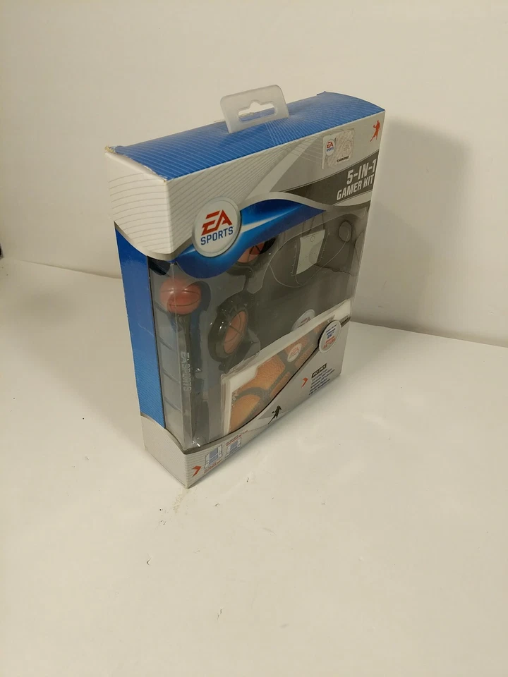 EA Sports 5 en 1 Kit para jugadores Nintendo DS Estuche Recubrimiento Stylus Auriculares Baloncesto NUEVO Foto 2 de 4