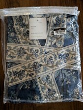 POTTERY BARN Regan Robe-Medium-NWT