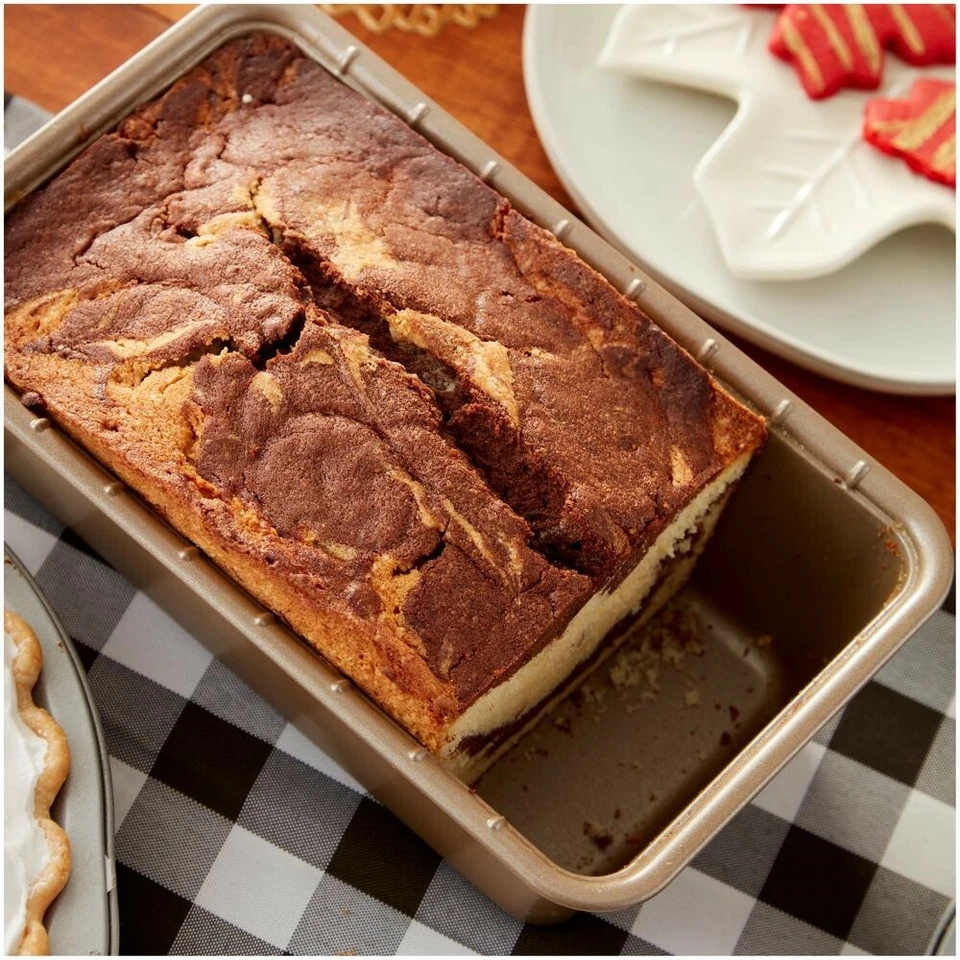 Juego de utensilios para hornear antiadherentes recubiertos de cerámica de 5 piezas de Wilton Foto 3 de 3