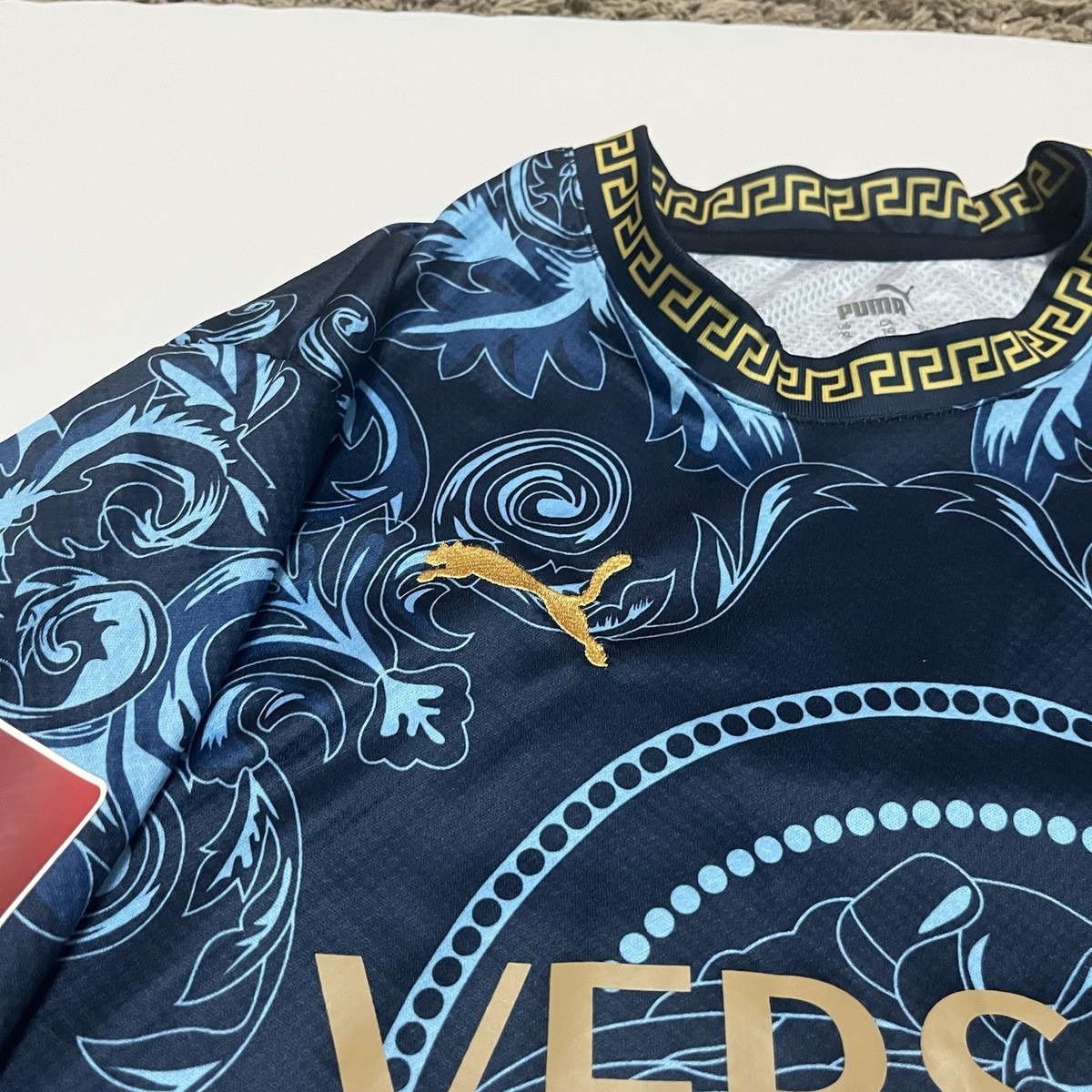 ■昇■✨新品未使用⚜️PUMA️ × VERSACE⚜️ユニフォーム Italia FIFA World Cup 2022 Qualifier Soccer Jersey Puma x