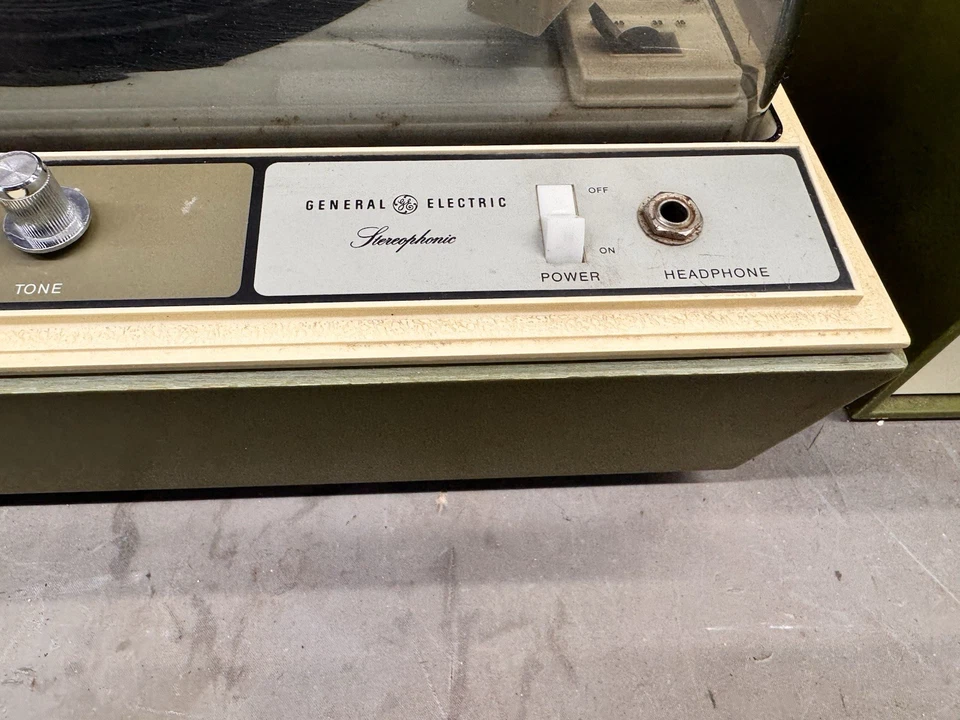 Vintage GE Avocado Green P350G Symphonic Turntable Record LP Player Art Deco - Image 4 of 4