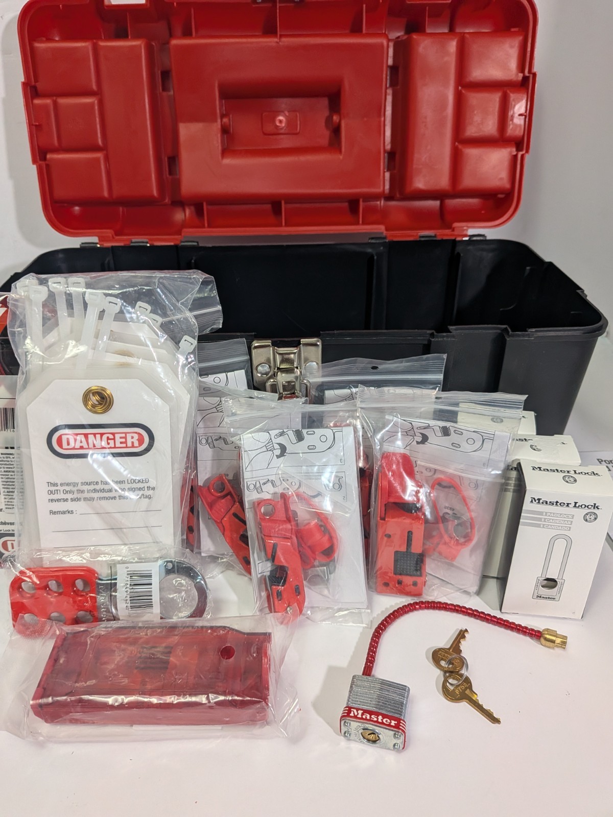 Master Lock Safety Series Portable Lockout Kit Case Padlocks Breaker Tags Keys