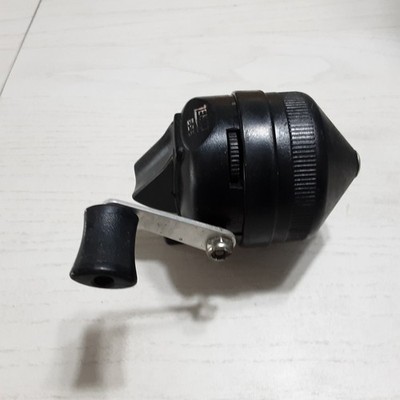 Vintage 1995 Zebco 222 Fishing Reel.  Good Condition.  Made In U.S.A -RARE!!