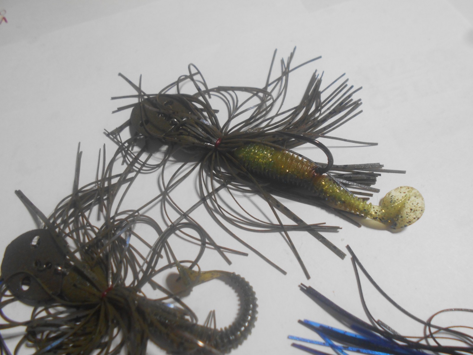 4 chatterbait fishing lures - Image 4