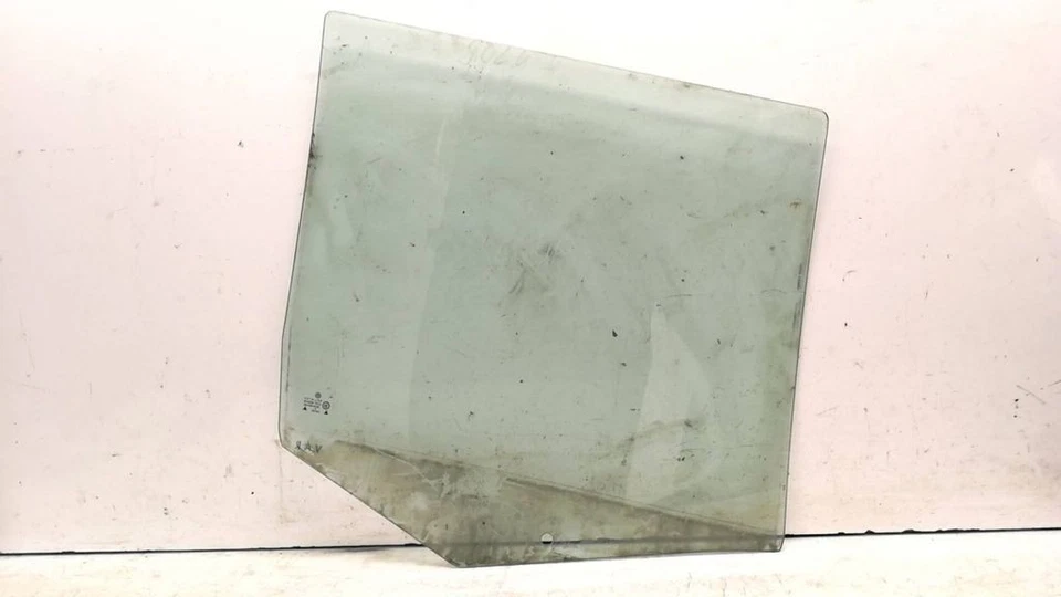 Ventana izquierda puerta trasera Volkswagen Golf IV Hatchback 1999 DOT24M25AS2 Foto 3 de 4