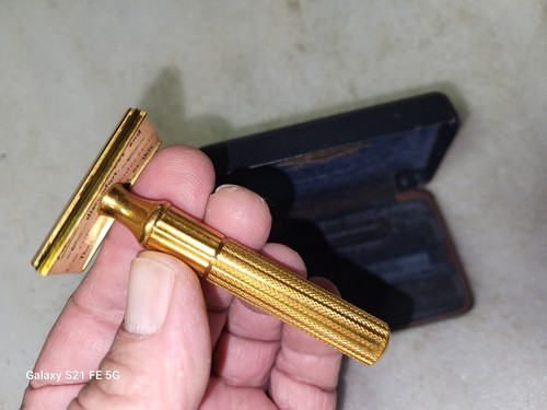 Very Nice Unused ?? Gillette Aristocrat Gold Plated Safety Razor - Picture 5 of 17