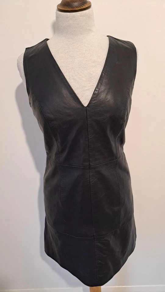 OASIS - Black 100% Genuine Leather Fitted Above the Knee V-Neck Dress - Size 14 - image 2 of 4