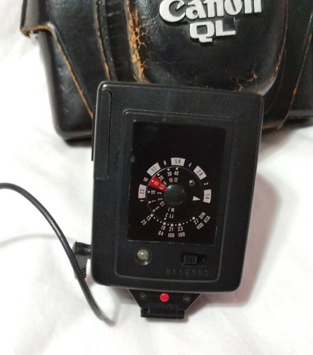 Canon Kamera Canonet QL25 Vintage und zwei Blitzgeräte alle für Teile oder Reparatur ungetestet - Bild 11 von 14