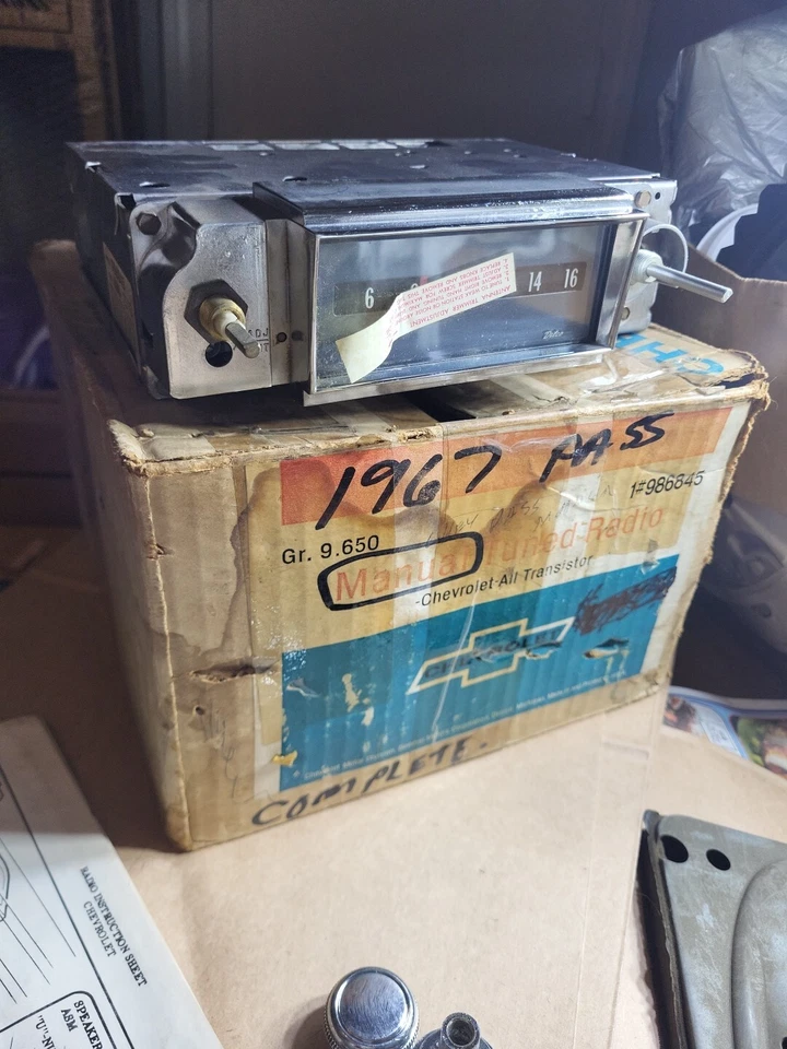 NUEVO 1966 67 CHEVROLET IMPALA BEL AIR BISCAYNE A.m. KIT RADIO/ALTAVOCES 986845 RARO Foto 2 de 4