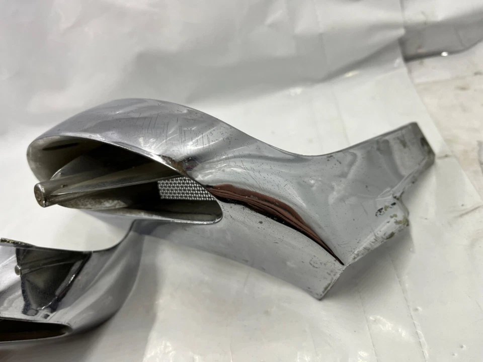 Mercury Turnpike Cruiser 1957 Twin Jet admisión de aire parabrisas ventilaciones acabado cromado Foto 2 de 4