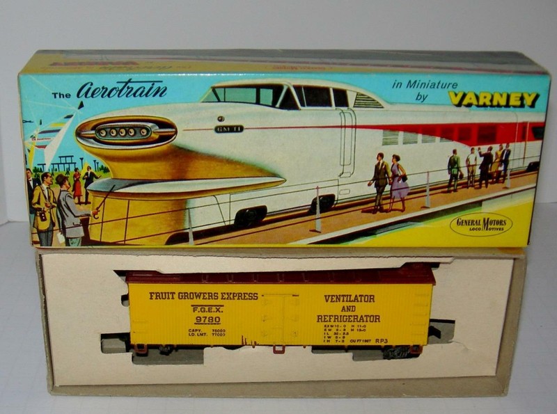 VINTAGE VARNEY HO REEFER 2566FGX FRUIT GROWERS EXPRESS IN ORIGINAL BOX