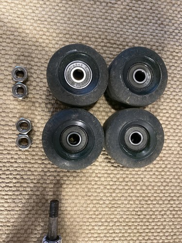 Set raro vintage di 2 camion da skateboard 7,5"" con cuscinetti ruote - Foto 8 di 19