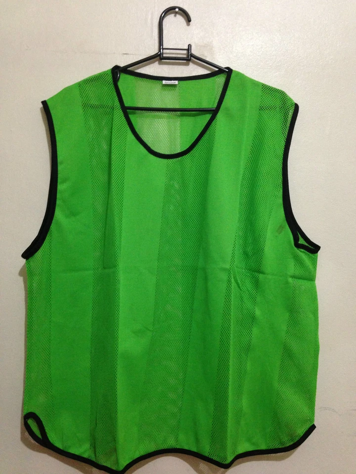 20x Football Net Ball Rugby Hockey Cricket Mesh Training Sports Bibs Adult Sizes - Image 2 of 4