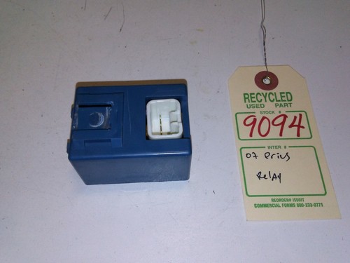2007 Toyota Prius Rear Wiper Control Relay OEM 85940-47010 #9094 - Picture 4 of 6