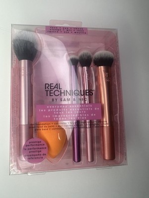 Real Techniques Essentials 5-Pcs Makeup Brush & Sponge Set   100% Authentic!NEW!