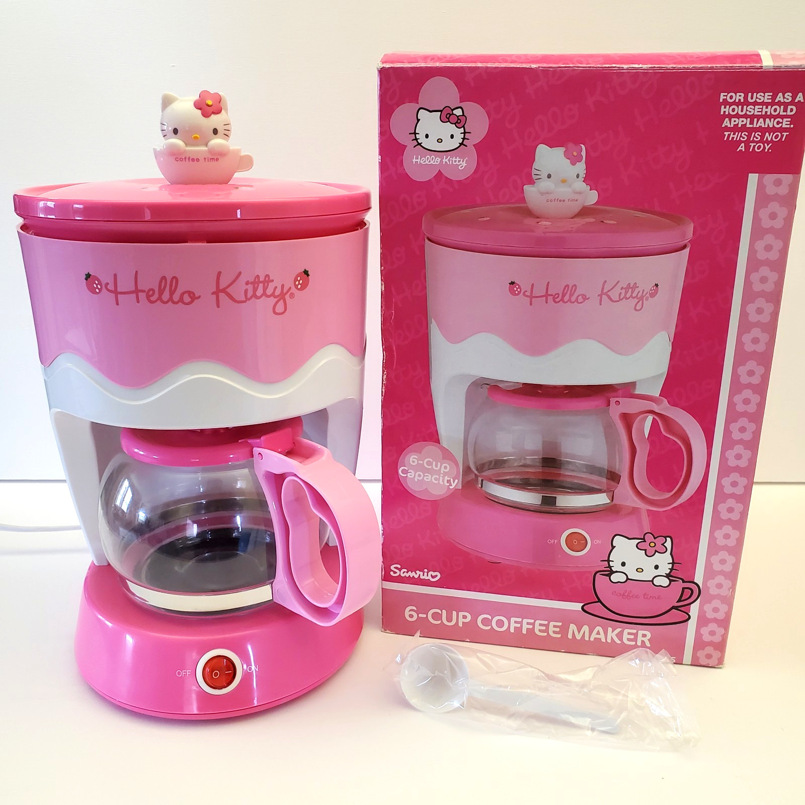 Vintage HELLO KITTY SANRIO 6 Cup Coffee Make Glass Pot Scoop - Pink &ndash; 2006 &ndash; NEW