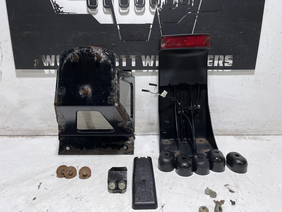 Soporte de neumático de repuesto y tercera luz de freno + cubierta y parachoques 97-06 Jeep TJ Wrangler Foto 2 de 4