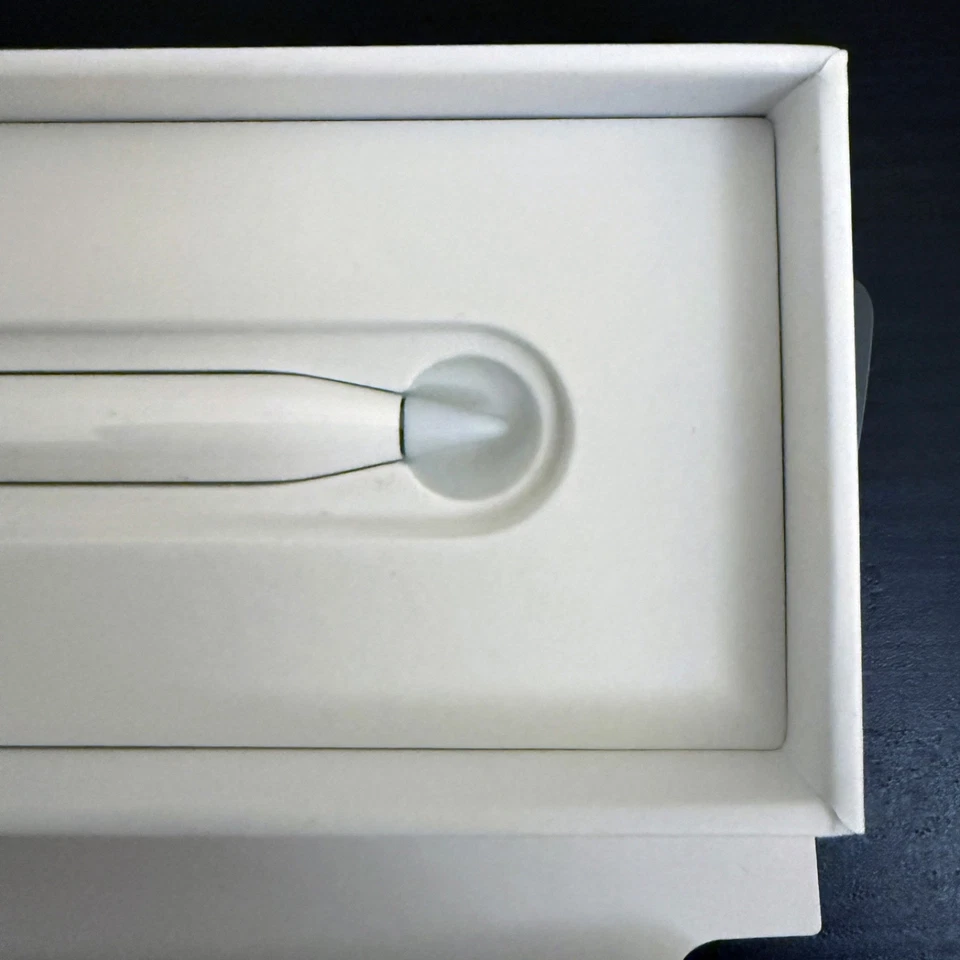 Genuine Apple Pencil A1603 MQLY3ZM/A 1st Generation - PERFECT condition - Image 3 of 4