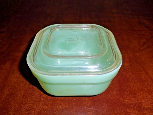 Vintage FIRE KING JADE-ITE Refrigerator Dish 4" w/ Clear Lid