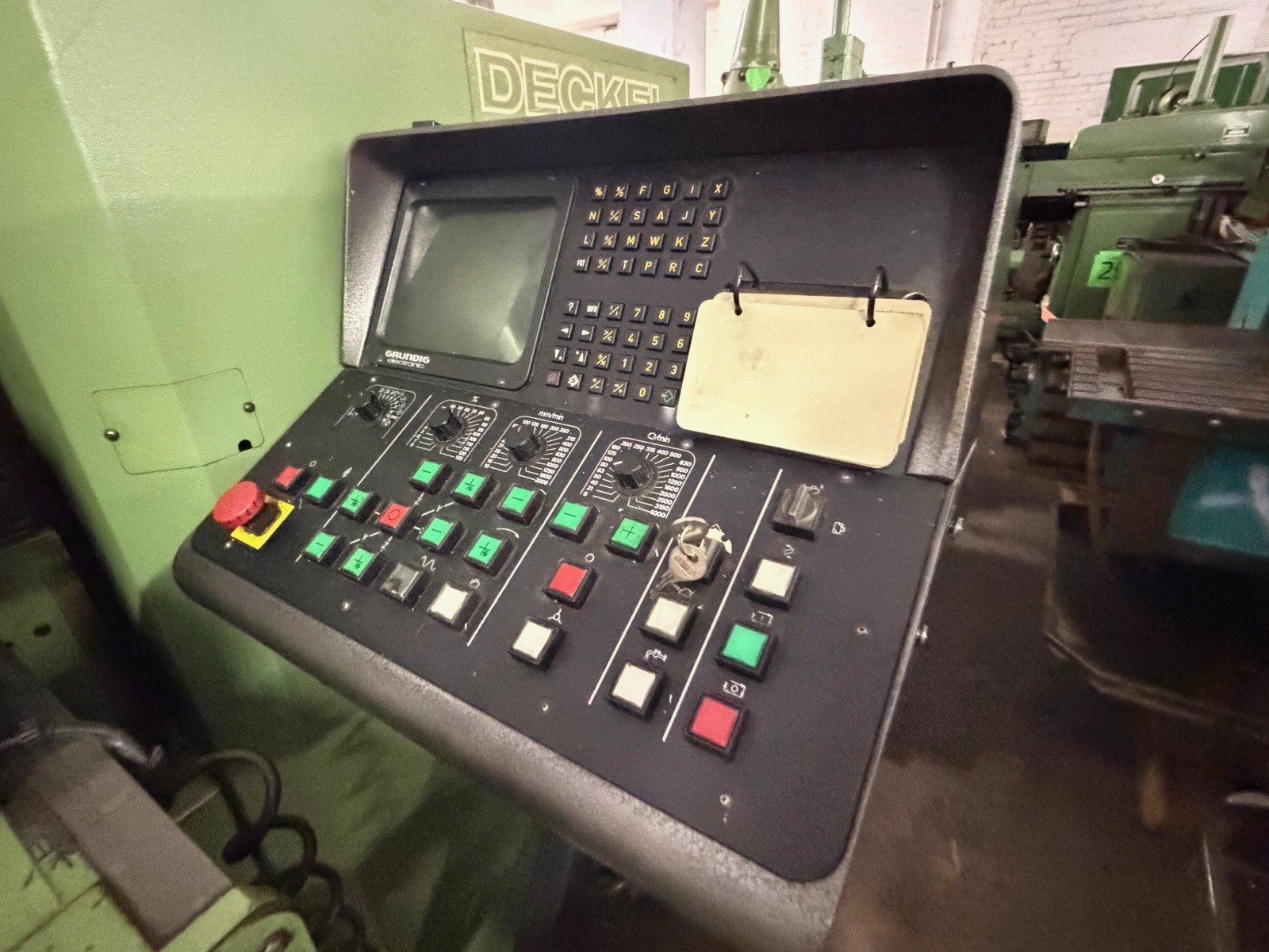 Deckel FP3A CNC Universalfräsmaschine Grundig Dialog SK40 Werkzeugfräse – Bild 2