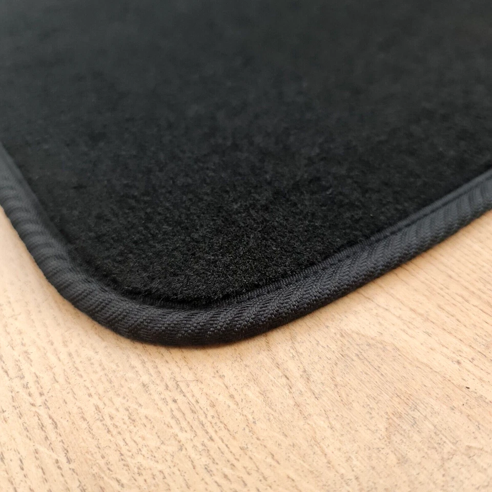 Dos alfombrillas delanteras de terciopelo para Alfa Romeo 147 2001-2010 revestimientos de alfombras impermeables Foto 2 de 3