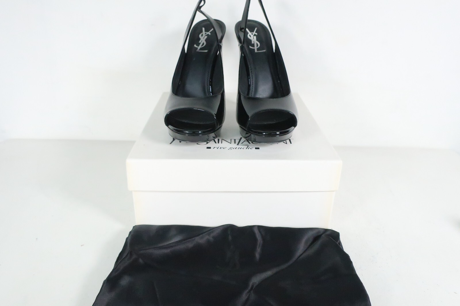 SAINT LAURENT YSL Ideale 105 Slingback Vitello Vernice décolleté nero morbide