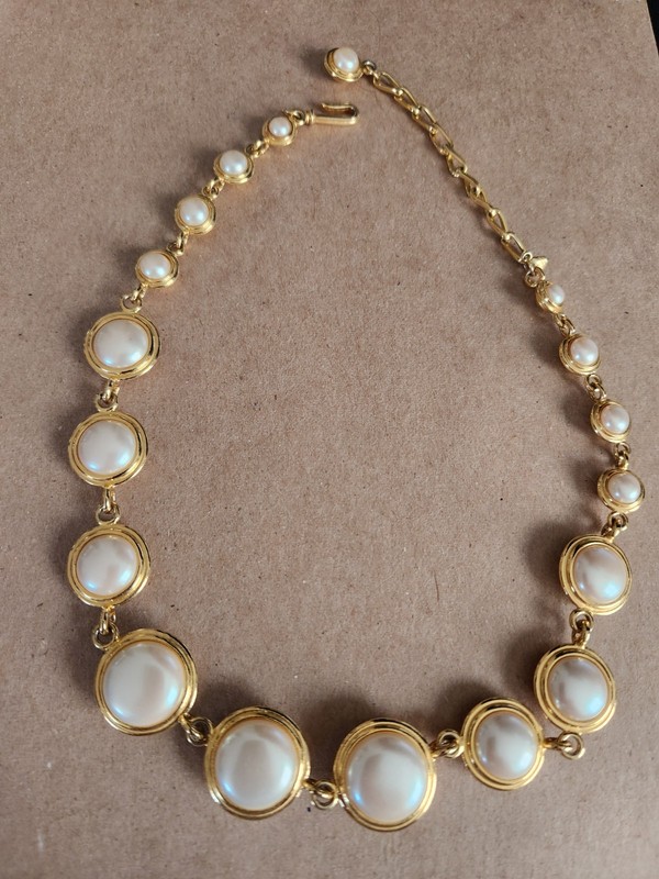 Vintage LIZ CLAIBORNE Faux Pearl & Gold Tone Reversible 21" Necklace
